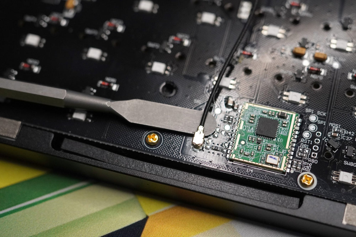 Lifting the connector with a pry tool