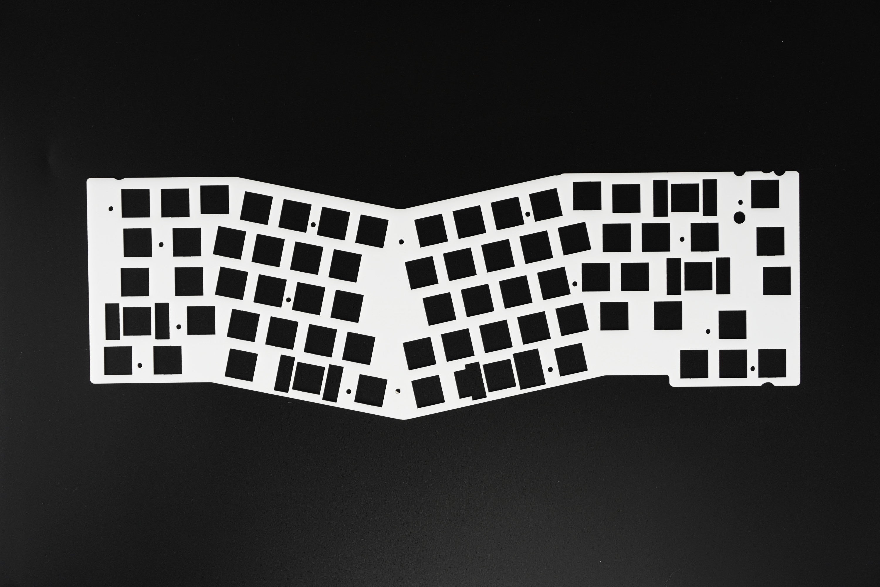 Keychron V8 POM Plate – Keyboard Kustoms